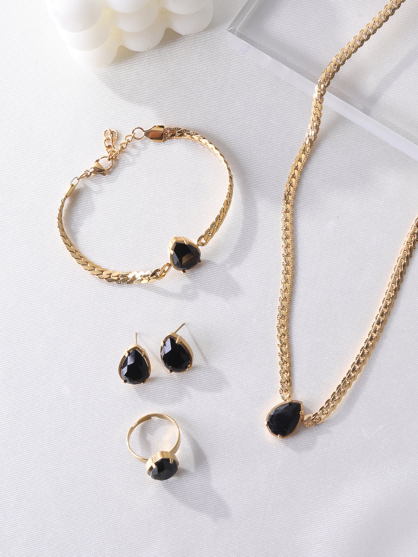 14K gold black teardrop jewel set