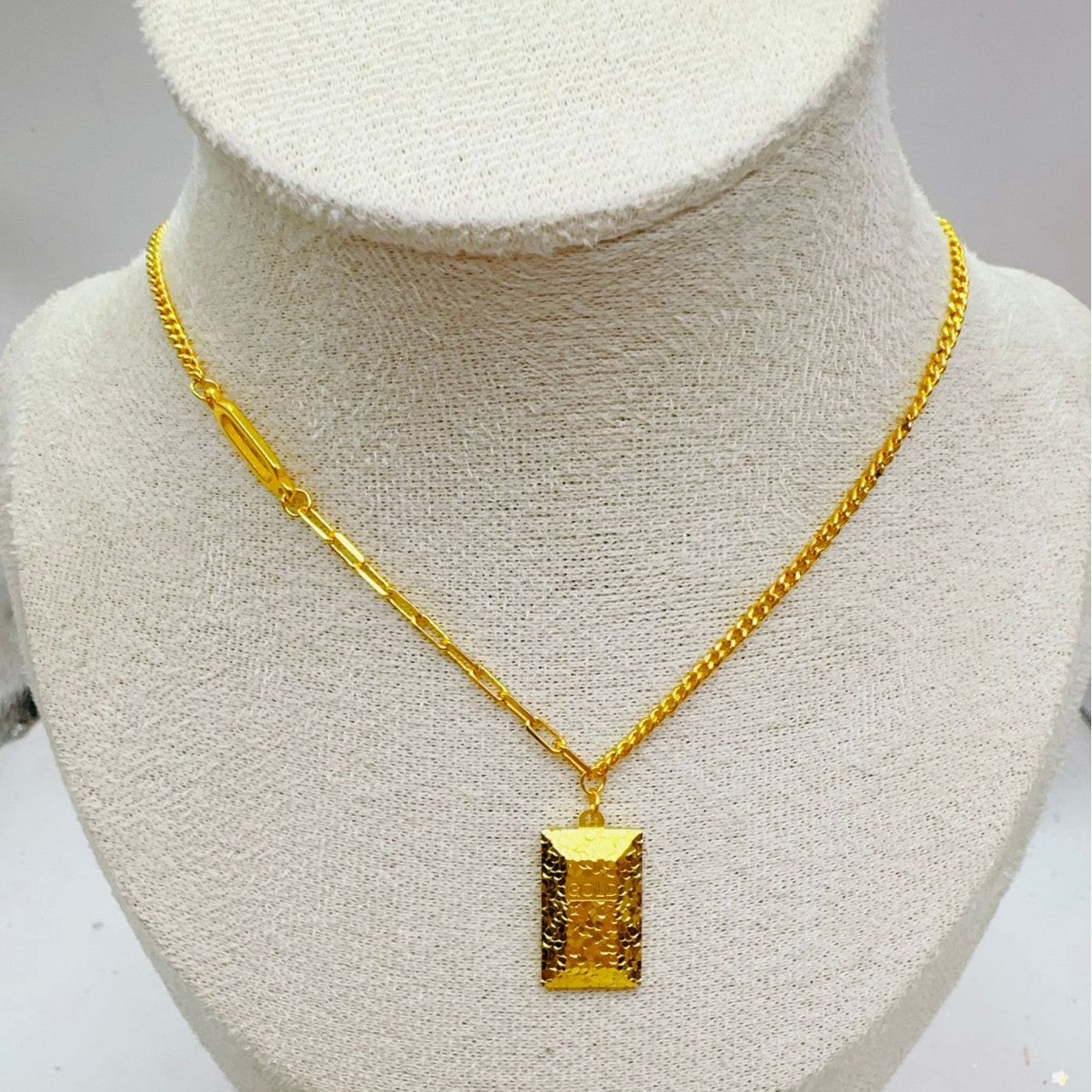 Glitter ice small gold pendant necklace small square clavicle chain